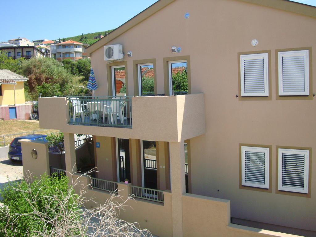 Apartments Mila Krimovica Exterior foto